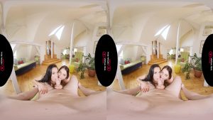 ビキニ美女2人と3Pセックス！バーチャルリアルポルノ無料VR動画
